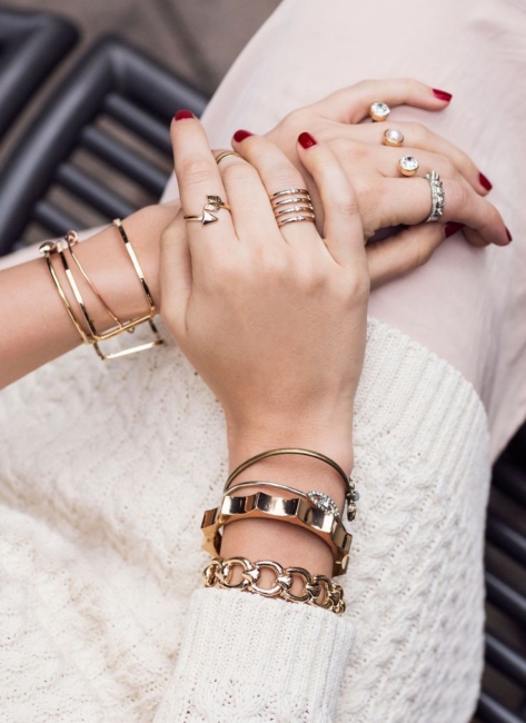 153924-gold-diamond-rings-bracelets