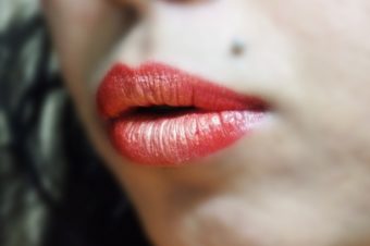 3 Quick Steps to achieve Party Perfect Red Ombre Lips