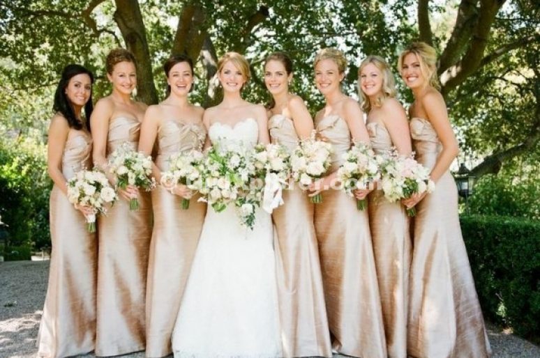 How To Choose a Beautiful Bridesmaid Dress?