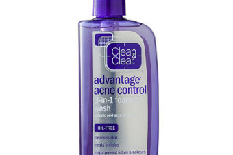Clean & Clear Acne Control 3-in-1 Foaming Face Wash Review