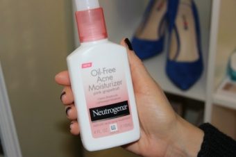 Neuterogena Pink Grapefruit oil free moisturizer Review